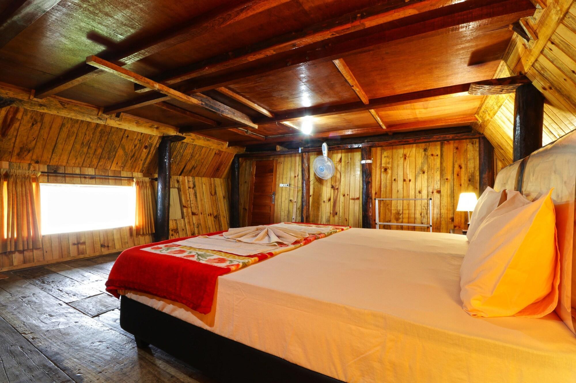 Tuk Tuk Timbul Bungalows Exteriör bild